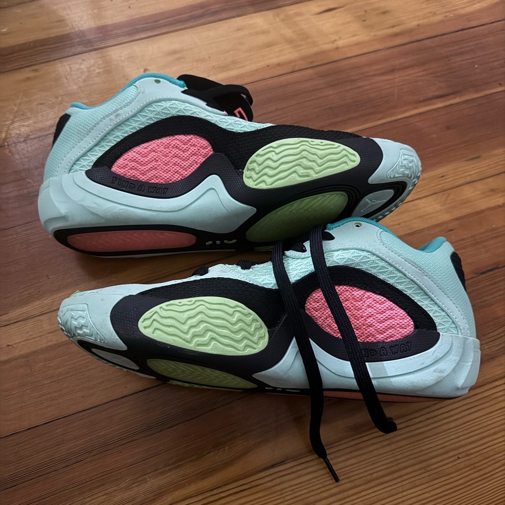 Men’s Mint Green and Pink Athletic Shoes